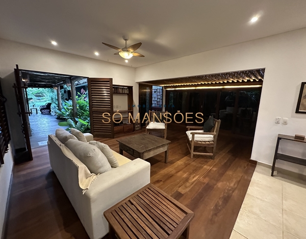 Casa de 298m² à venda no bairro Colina - Trancoso/BA. 