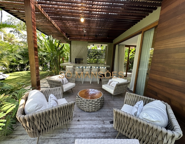 LINDA CASA À VENDA NO ALTO DAS FALÉSIAS EM ARRAIAL D’AJUDA.