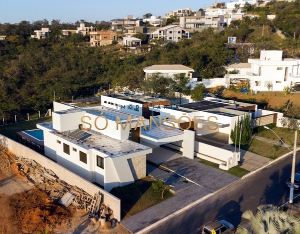 Casa linear em excelente localização no Mirante do Fidalgo.