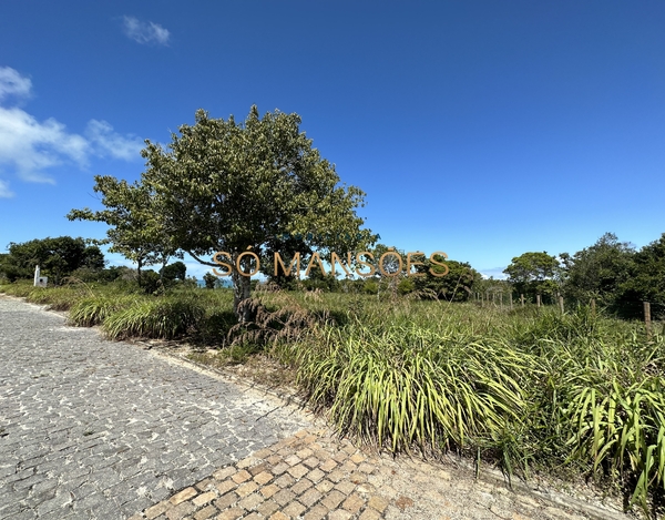 TERRENO PLANO, COM VISTA MAR, COM 1.549 M² À VENDA EM ARRAIAL D’AJUDA. 