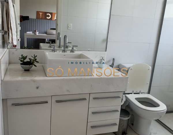 Linda casa com localização privilegiada no Condomínio Quintas do Sol