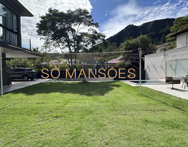 EXCELENTE CASA À VENDA COM ÓTIMA LOCALIZAÇÃO NO BAIRRO MANGABEIRAS