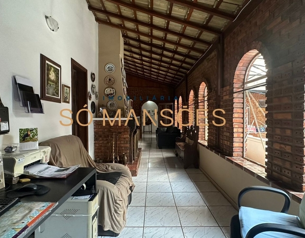 CASA COM EXCELENTE TERRENO DISPONÍVEL PARA VENDA NO CONDOMÍNIO OURO VELHO MANSÕES – NOVA LIMA