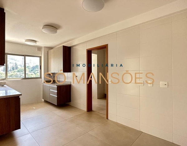 EXCELENTE APARTAMENTO COM 163M² DISPONÍVEL PARA VENDA NO BAIRRO VALE DO SERENO. 