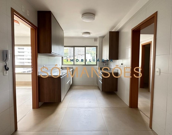 EXCELENTE APARTAMENTO COM 163M² DISPONÍVEL PARA VENDA NO BAIRRO VALE DO SERENO. 