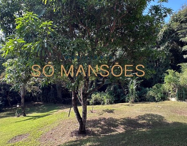 CASA COM EXCELENTE LOCALIZAÇÃO E FUNDO PARA ÁREA DE PRESERVAÇÃO À VENDA NO BOSQUE DO JAMBREIRO