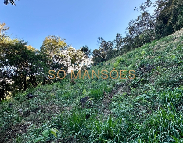 LOTE DE 3.467M² EM ACLIVE COM PROJETO APROVADO E VISTA PANORÂMICA À VENDA NO VILLE DE MONTAGNE