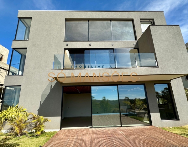 LINDA CASA À VENDA NO CONDOMÍNIO ALPHAVILLE, NOVA LIMA.