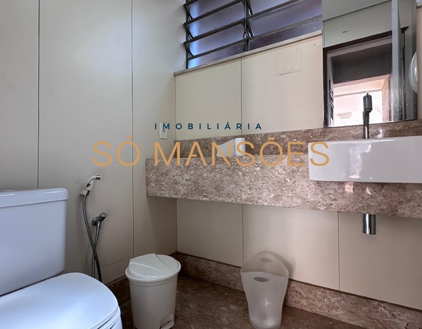 CASA COMERCIAL COM EXCELENTE LOCALIZAÇÃO À VENDA NO BAIRRO CIDADE JARDIM