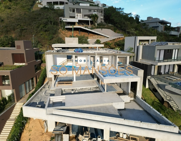 Exclusividade: Casa de Alto Padrão em Construção à Venda com 5 Suítes no Vale dos Cristais