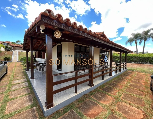 VENHA VIVER NO PARAÍSO - CASA SEMI MARINA COM VISTA DESLUMBRANTE DO LAGO À VENDA EM ESCARPAS DO LAGO