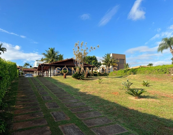 VENHA VIVER NO PARAÍSO - CASA SEMI MARINA COM VISTA DESLUMBRANTE DO LAGO À VENDA EM ESCARPAS DO LAGO