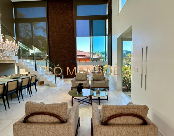 CASA EXCLUSIVA DE 496M² À VENDA NO CONDOMÍNIO VILA ALPINA - LUXO E CONFORTO.