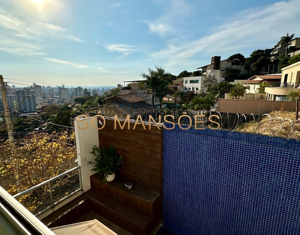 Deslumbre-se com está casa de 297m² à venda no Mangabeiras.