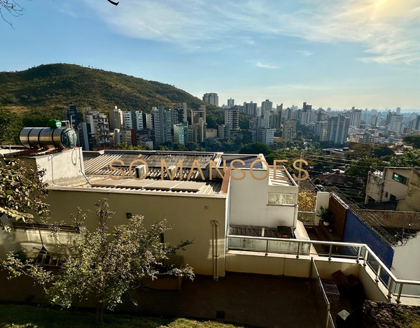 Deslumbre-se com está casa de 297m² à venda no Mangabeiras.