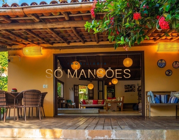 CHARMOSA CASA COM 15 SUÍTES NO CORAÇÃO DE TRANCOSO/BA