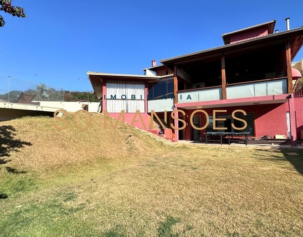 CASA ESPETACULAR COM VISTA PERMANENTE PARA AS MONTANHAS NO BOSQUE DO JAMBREIRO