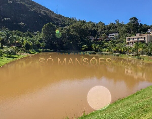 Lote de 840m² à Venda no Condomínio Quintas do Sol.