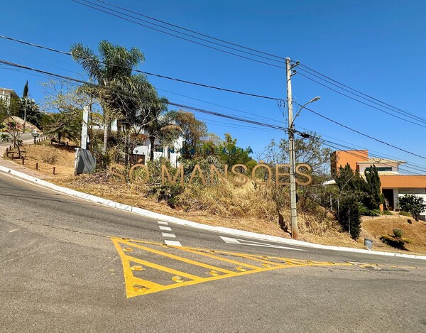 LOTE DE 916M² NO CONDOMÍNIO MIRANTE DA MATA / VISTA DEFINITIVA