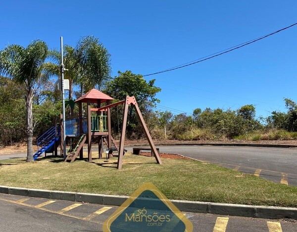 LOTE A VENDA NO CONDOMÍNIO MIRANTE DA MATA / EXCELENTE VISTA E FUNDO PARA ÁREA DE PRESERVAÇÃO