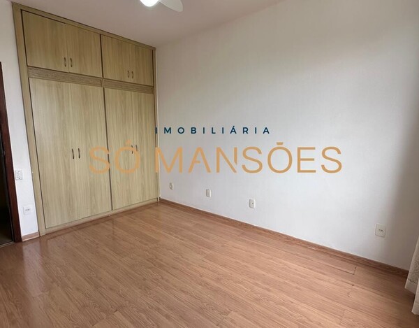 CASA À VENDA  DE 4 QUARTOS, 2 SUITES, NO BAIRRO MANGABEIRAS 