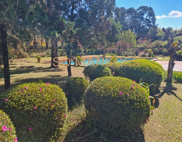 Casa de 890m² em terreno de 5.000m² para venda no condomínio Lagoa do Miguelão.