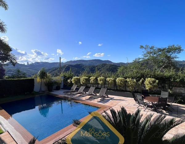 Linda casa com vista magnífica à venda no Ouro Velho Mansões.